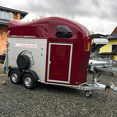 Pferdeanhänger